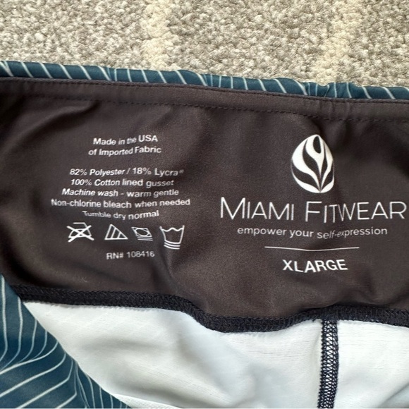 Christine D’Ercole X Miami Fitwear Teal Blue Cat Print Leggings - Picture 5 of 5